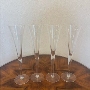 4 Elegant Clear Champagne 4oz. 10” Flute Set Pristine Condition